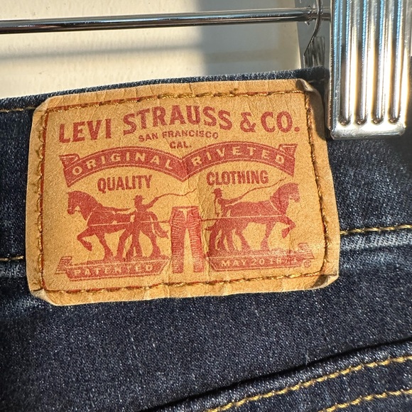 LEVI’S 720 HIGH RISE SUPER SKINNY WOMEN'S JEANS in Dark Blue Denim Wash - Picture 7 of 7